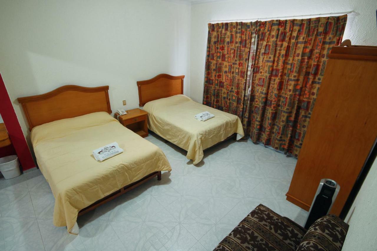 Hotel El Conquistador Monarca. Zitácuaro Esterno foto