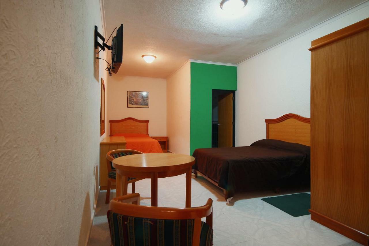 Hotel El Conquistador Monarca. Zitácuaro Esterno foto