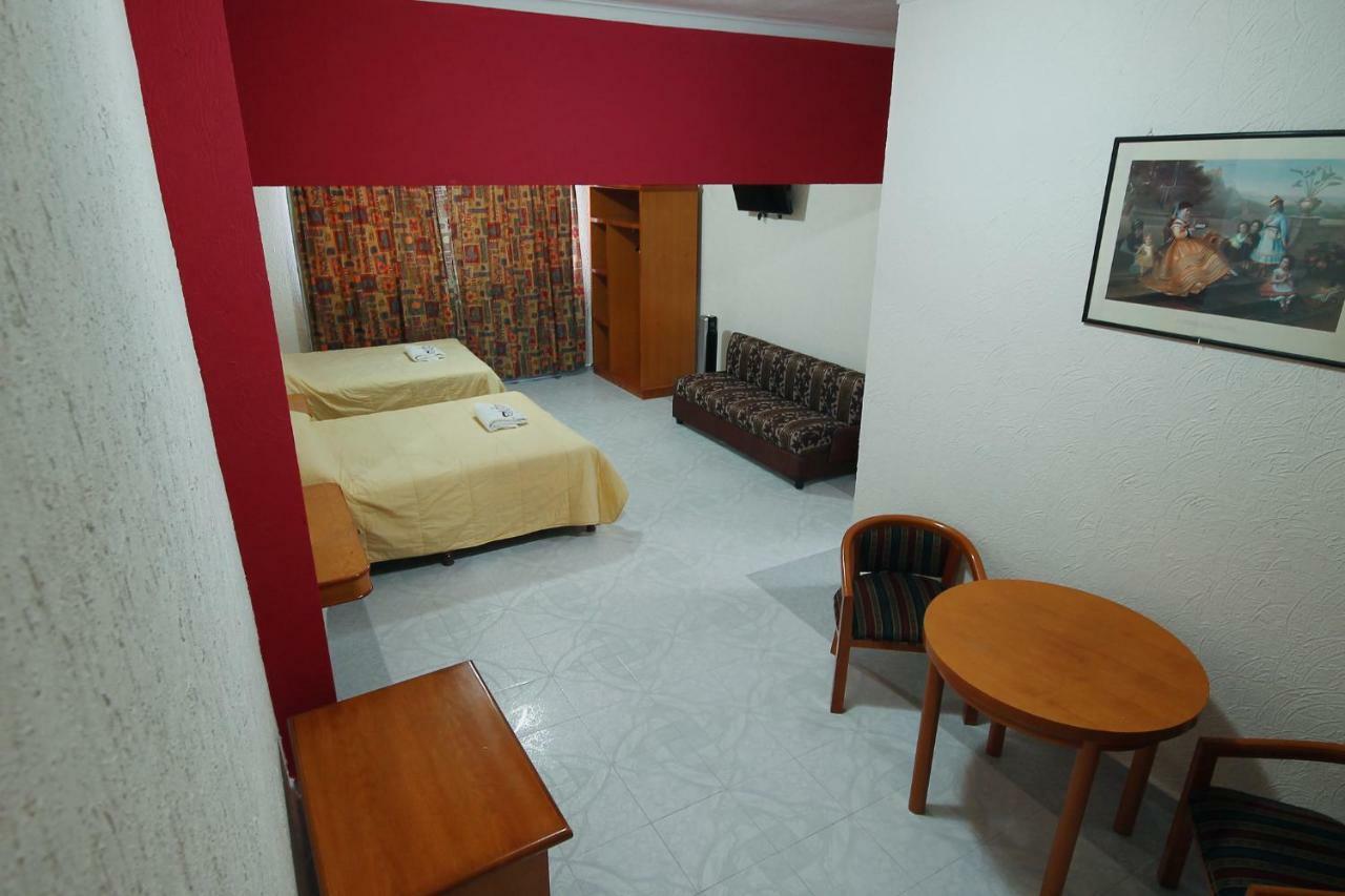 Hotel El Conquistador Monarca. Zitácuaro Esterno foto