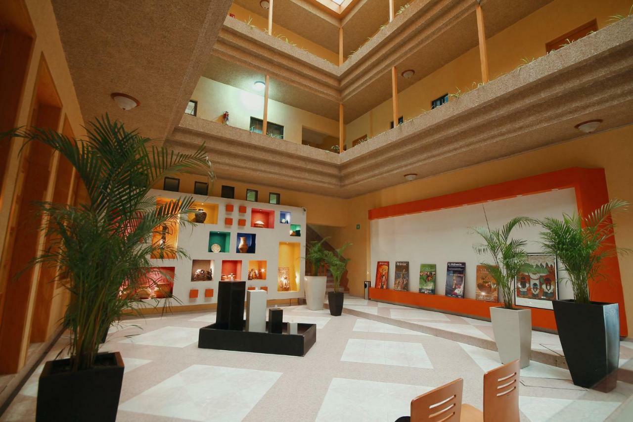Hotel El Conquistador Monarca. Zitácuaro Esterno foto