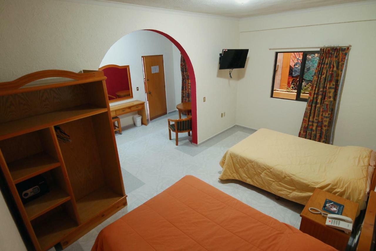 Hotel El Conquistador Monarca. Zitácuaro Esterno foto