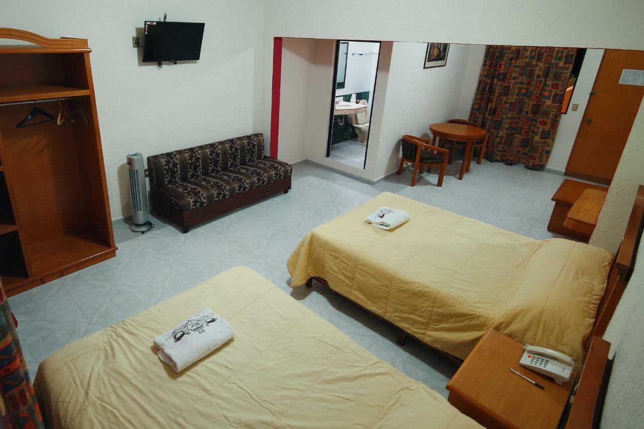 Hotel El Conquistador Monarca. Zitácuaro Esterno foto
